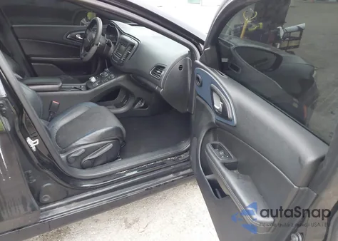 2015 Chrysler 200 S z USA, uszkodzony, nr VIN 1C3CCCDG9FN530397